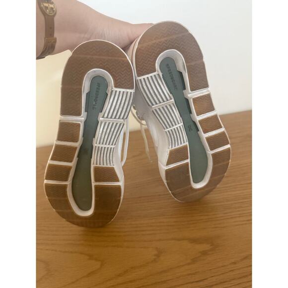 On Running The Roger Clubhouse Mid x Federer White/Rose Size 7.5 - Picture 6 of 9